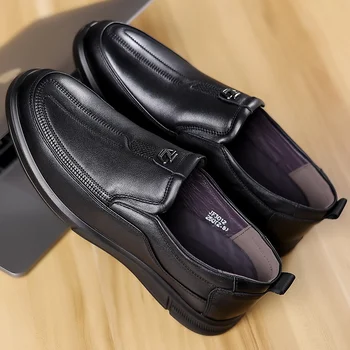 2023 nauji viršutiniai odiniai vyriški odiniai batai su viena koja ant vienos kojos, vyriški odiniai minkšti viršutiniai šviesūs vyriški batai