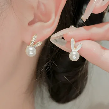 Asimetriški triušio galvos auskarai moterims Mados papuošalai Mieli cirkonio akmenys Baltas emalio aliejus Mažų gyvūnų auskarai