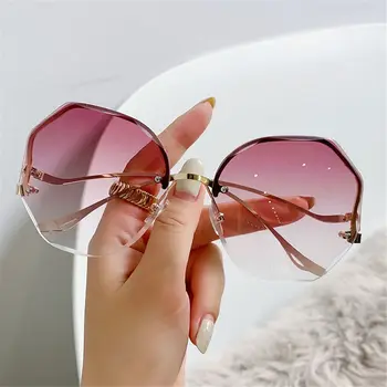 Berėmis metalinės lenktos šventyklos UV400 akiniai nuo saulės Gradiento akiniai nuo saulės Vintažiniai akiniai nuo apvadų be apvadų Vandenyno objektyvas