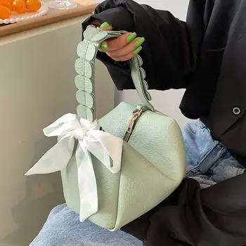 Korėjietiška paprasta minkštos odos kaspinų grandinėlė Moteriškas crossbody krepšys 2023 Nauja tendencija INS Universalus moteriškas nešiojamas pečių krepšys