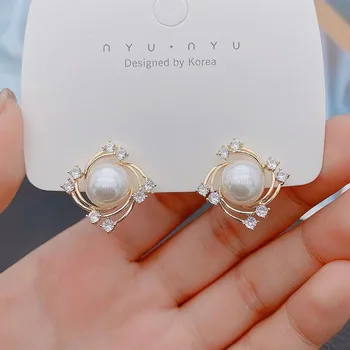 Korėjietiško stiliaus spiralinio metalo perlų auskarai Paprastas Universalus Mielas raudonas ir baltas Spalva Cirkonas Krištolas Mados žavesys Vakarėlio papuošalai