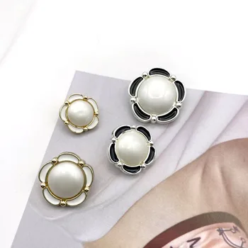 Naujas perlų cinko lydinio siuvimo mygtukas Korėjietiška versija Gėlių formos lašelinis aliejus moteriškiems sagės dekoratyviniams aksesuarams