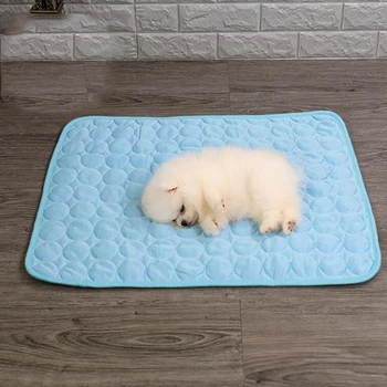Pet Soft Summer Cooling Kilimėliai Antklodė Naminis šuo Savaime vėsinantis kilimėlis Pad Vasaros automobilinė kėdutė Ledo šilko kilimėlis Pet Aušinimas Nelipni antklodė