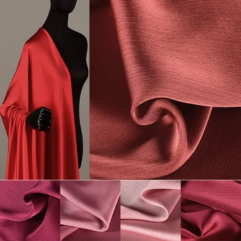 Rožinė raudona raukšlėta šifono audinys Blizgus satino kreponas viršūnėms siūti suknelės palaidinės marškiniai pusę metro