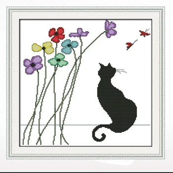 Svetainėje kabantis juodas katės ir gėlių kryželiu siuvinėtas paveikslas, 11CT/14CT siuvinėtas rankomis