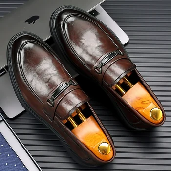 Verslo oda Vyriški rankų darbo laisvalaikio batai Prabangus prekės ženklas Vyriški loaferiai Kvėpuojantis slydimas ant storo pado britiško stiliaus vairavimo batų