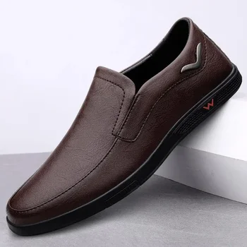 Vyriški kepalai 2023 Naujas ruduo Britų vieno pedalo tingus odinis aukštos kokybės vyriški laisvalaikio odiniai batai